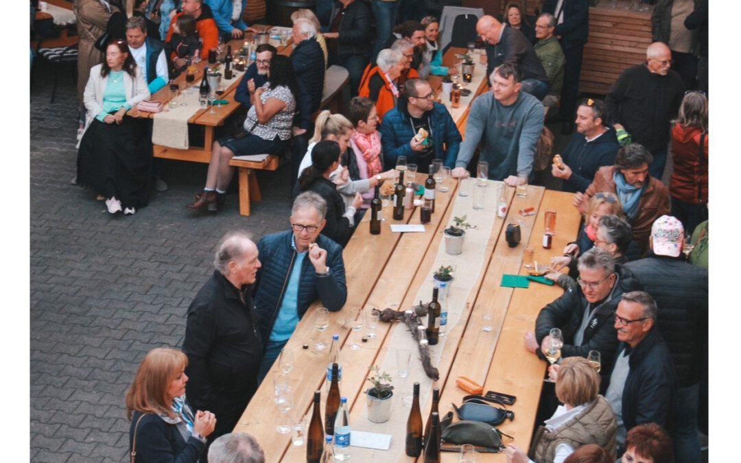 After-Work im Weingut mit Livemusik von Rainer Schindler
